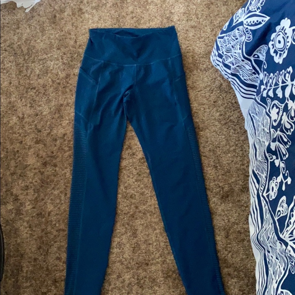 Old navy blue leggings